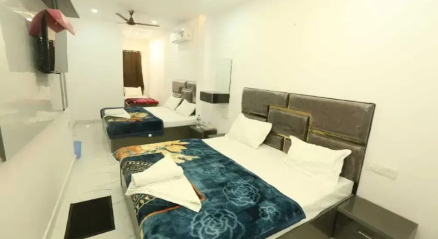 Четырёхместный семейный номер Standard Aditya Home Stay