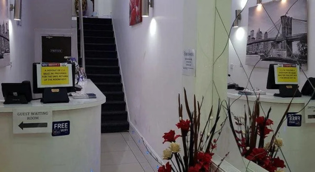 Halifax Hotel Inn, Забронировать Отель Отели Галифакса с завтраком, рядом с Центр искусств Square Chapel, Завтраки