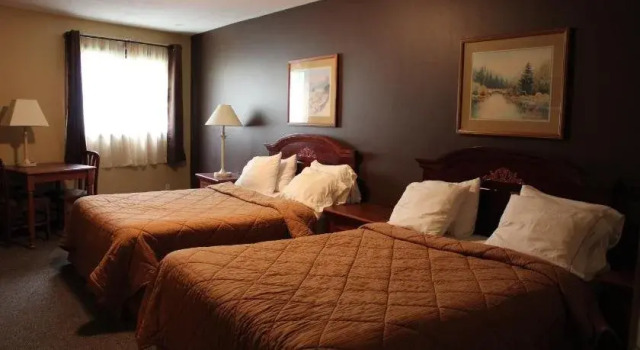 Gold Country Inn, Забронировать Отель Дедвуд Black Hills National Forest, рядом с Кладбище Маунт-Морайа