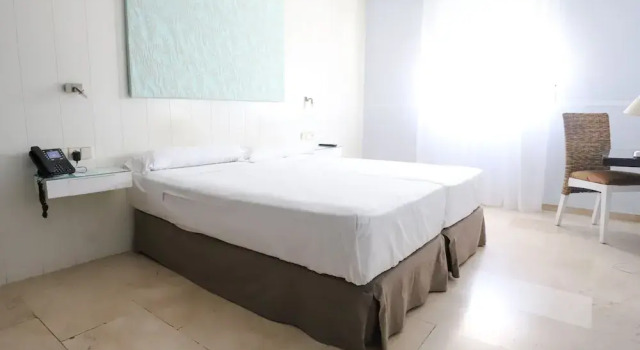 Двухместный номер Comfort Hotel Oasis con parking incluido