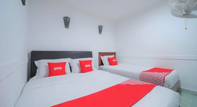 Люкс Superior OYO 89850 Mutiara Motel