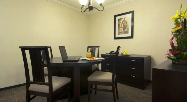 Полулюкс Fiesta Inn Toluca Centro
