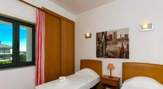 A22 - Mountain View & Seabreeze Apartment