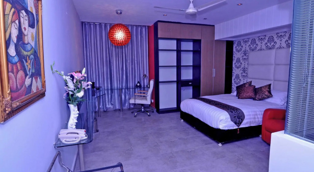 Superior quarto Royal Residence Dhaka