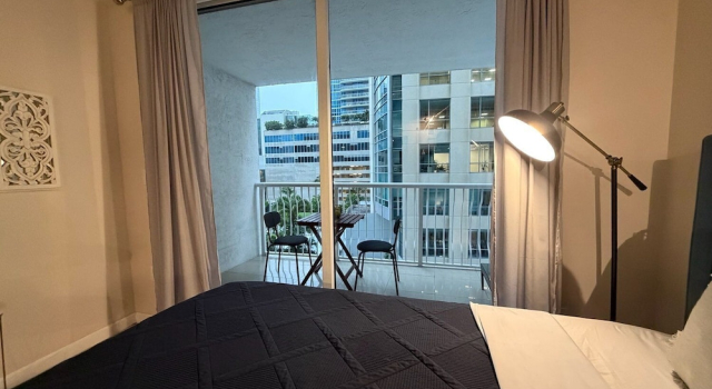 Студия Sky High 31st Floor Condo W Parking
