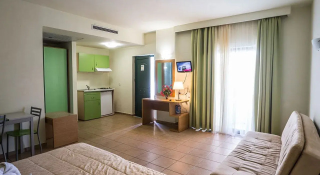 Студия Economy Athina Beach Hotel