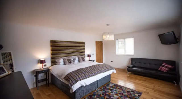 Коттедж c 1 комнатой Langley Cottage with patio, spacious rooms - part of Langley Serviced Apartments several properties in Wick