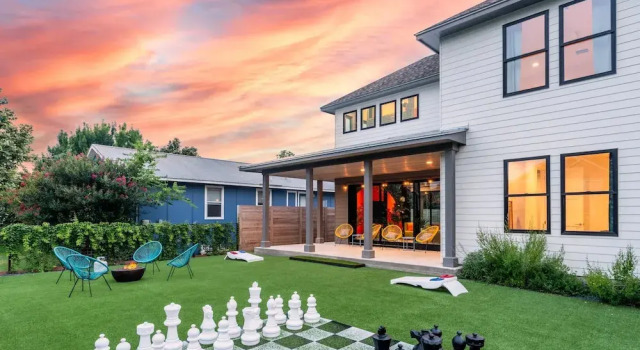 Коттедж Queen's Gambit - 7 Minutes From Downtown - Sleeps 16