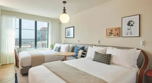 Четырёхместный номер Standard Virgin Hotels Nashville
