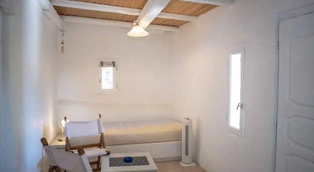 Cozy Studio for 2 Guests With 1 Child or 3 Adults - Walking Distance to Beach, Prenota Appartamento Agia Irini Paros Paro