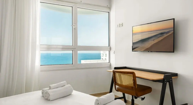 Full Sea View on The Beach With Balcony, Забронировать Апартаменты/квартира Отели Тель-Авива с парковкой, рядом с Пляж Иерусалим, Парковка