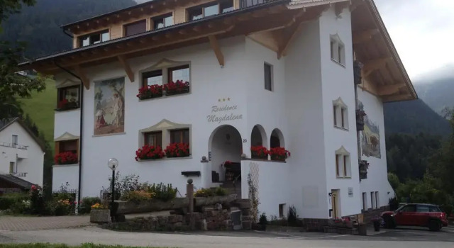 Residence Magdalena, Забронировать Отель Отели Ортизеи с парковкой, рядом с Подъемник Санкт-Ульрих - Зайзер Альм, Парковка