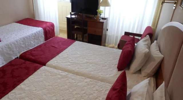 Трёхместный номер Standard с красивым видом из окна Hotel Larbelo