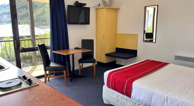 Студия с балконом Sundowner Motel