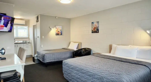 Студия Deluxe Continental Motel