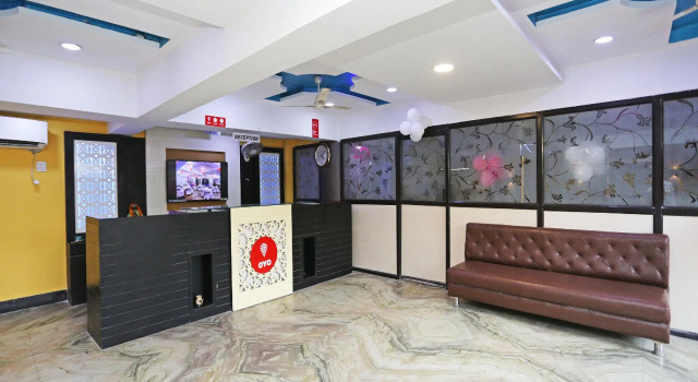 OYO 13125 Hotel Gwal Palace