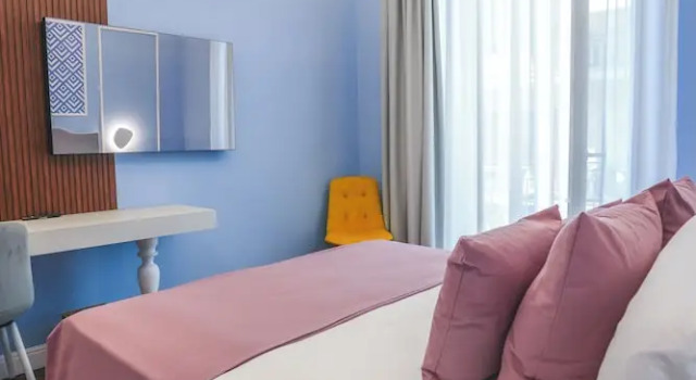 Люкс Comfort с балконом Cafè Latino Suites