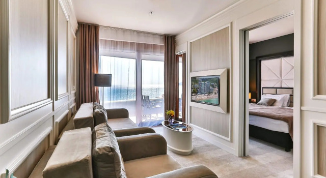 Royalis Suites Rafailovici - Beachfront Sea View Apartments, Забронировать Апартаменты/квартира Рафайловичи Бечичи