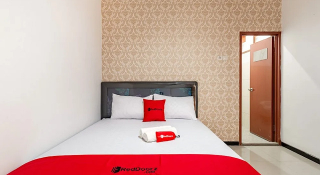 Standard Casal quarto RedDoorz Syariah near Gajayana Stadium Malang