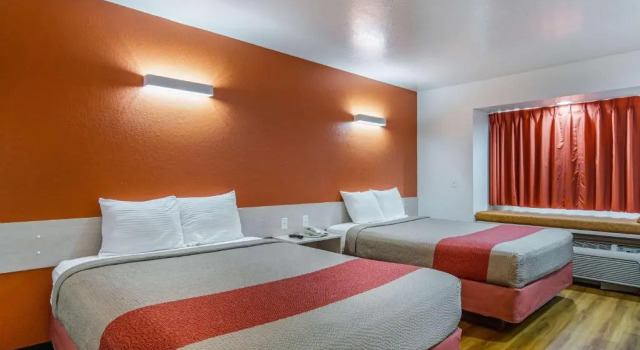 Четырёхместный номер Standard Motel 6-Mcalester, OK