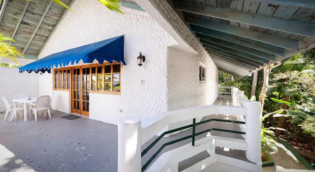 Коттедж Beach House Condos, Negril