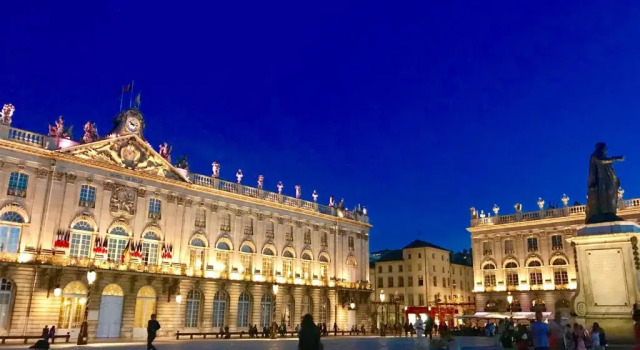 Le Central, Prenota Appartamento Hotel a Lorena con parcheggio, Parcheggio