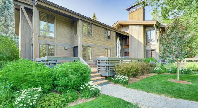 Апартаменты Cozy Sun Valley Townhome w/ Mountain Views!