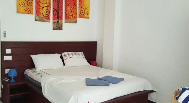 The Den Guest House, Забронировать Гостевой дом Гостевые дома Хиккадува, рядом с Пляж Хиккадувы, Гостевой дом