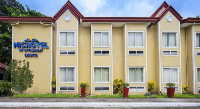 Номер Standard Microtel by Wyndham Tarlac