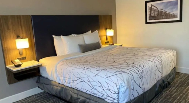 Люкс с видом на бассейн Best Western Denver East