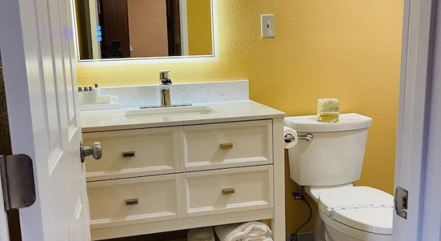 Четырёхместный номер Standard Apple Inn Motel