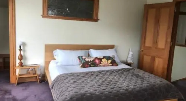 Karaka Bays, Book Hotel Wellington Auckland Region