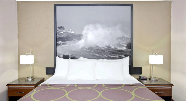 Двухместный номер Super 8 by Wyndham Los Angeles-Culver City Area