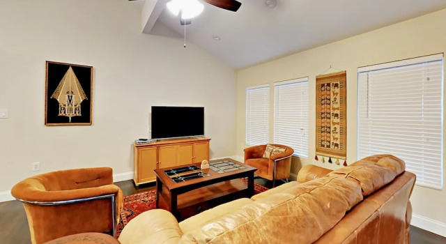 Charming East Austin 1 Bedroom 1 Bathroom Home, Rezerwuj Dom wakacyjny Domki letniskowe w Greater Austin, Domek