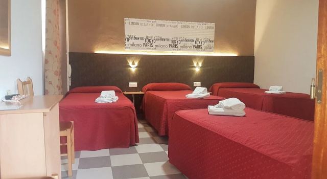 Четырёхместный номер Standard Hostal San Francisco