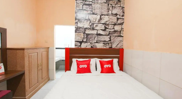 Camera Standard OYO 1594 Al Firdausi Residence