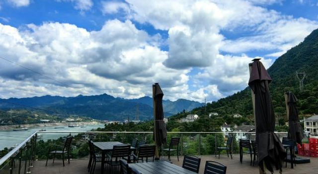 Shihengfeng Homestay, Забронировать Отель Ичан Хубэй