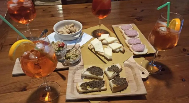 Rifugio Garulla, Rezervovat Hotel Amandola 