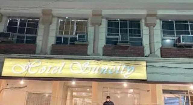 Hotel Suncity, Забронировать Отель Отели Аллахабад 5 звезд, 5*