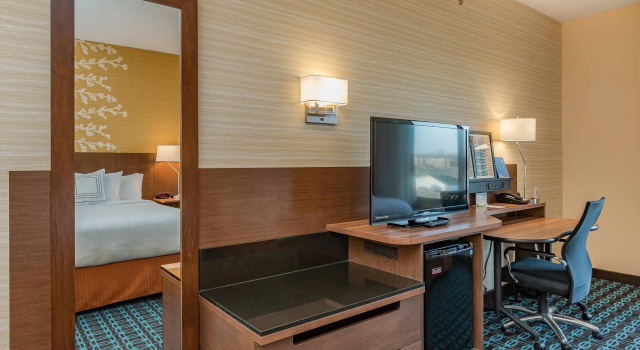 Четырёхместный люкс Fairfield Inn & Suites by Marriott Elkhart