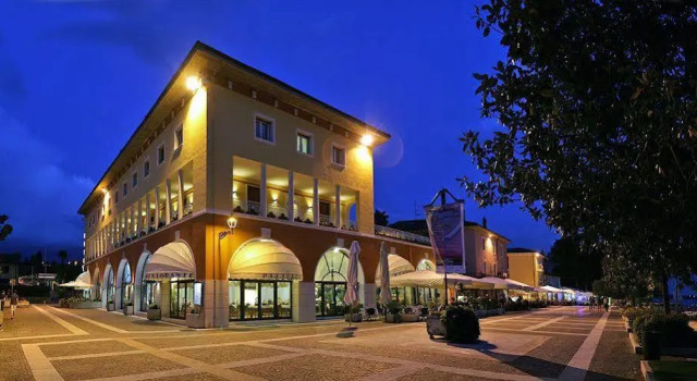 Hotel Vela dOro Dependence, Забронировать Отель Отели Бардолино 3 звезды, рядом с Wine Museum, 3*