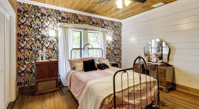 1925 Craftsman Bungalow - 1 Mi to Dtwn Waxahachie!