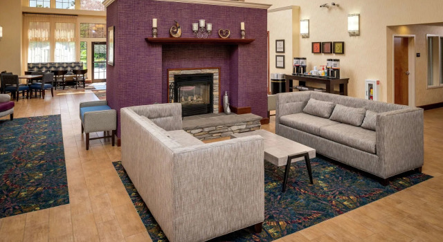 Hampton Inn & Suites Binghamton/Vestal, Buchen Sie Hotel Binghamton (und Umgebung) 