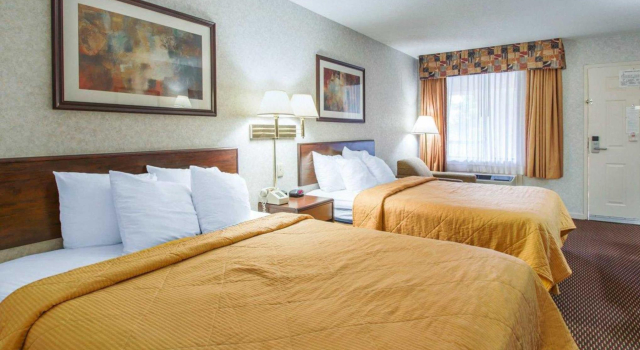 Standard Vierer Zimmer Econo Lodge