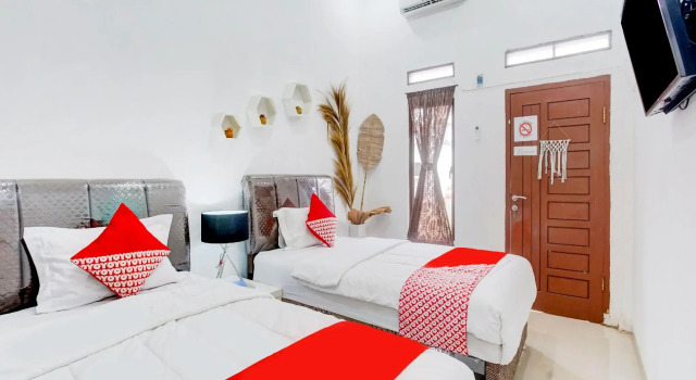 Двухместный номер Standard Oemah Ratu Hostel Syariah RedPartner