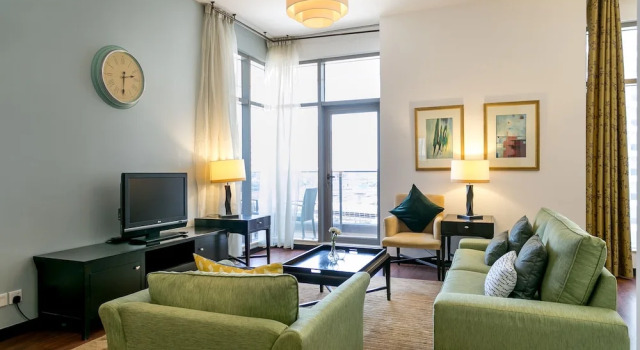 One Perfect Stay - Green Lake Tower 1, Забронировать Отель Башни Джумейра Лейк , рядом с Станция метро Jumeirah Lake Towers