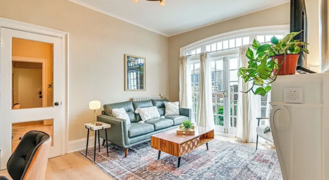 Albany Vacation Rental w/ State Capitol Views!, Забронировать Апартаменты/квартира Олбани Hudson Valley, рядом с Спортивно-выставочная арена Washington Avenue Armory