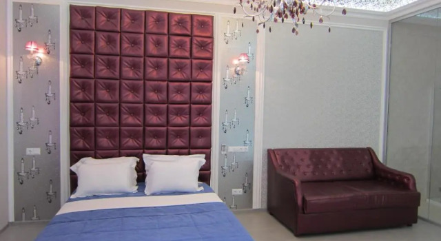 Студия с балконом Partner Guest House Крещатик