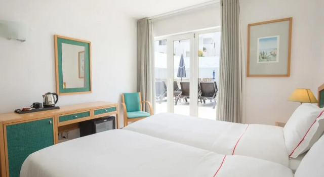 Двухместный номер Hotel Carvoeiro Plaza