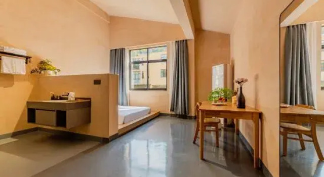 Кровать в общем номере Yincaolu Zuoqin Youshu Homestay (Yuping Ancient Village Branch)
